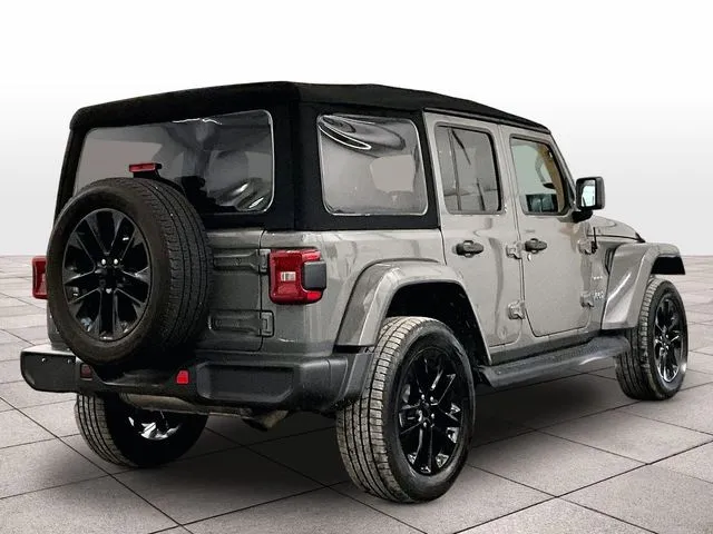 2022 Jeep Wrangler Unlimited Sahara 4XE - Photo 11