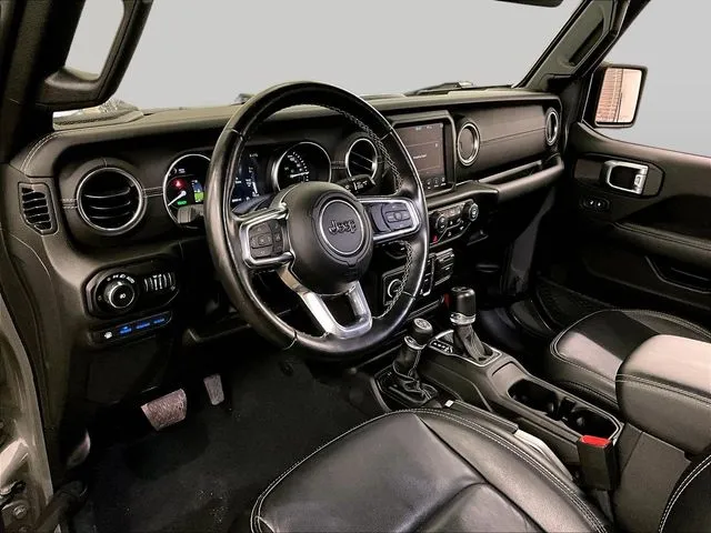 2022 Jeep Wrangler Unlimited Sahara 4XE - Photo 12