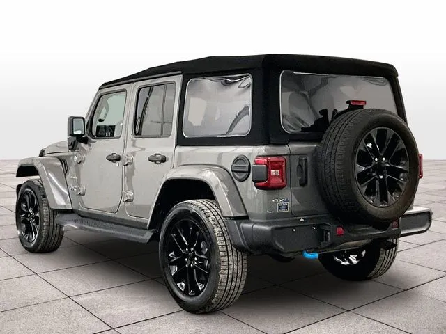 2022 Jeep Wrangler Unlimited Sahara 4XE - Photo 10