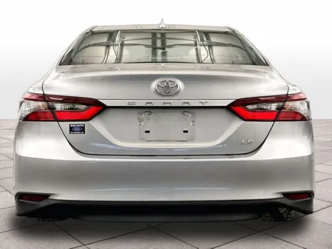 More photos of 2021 Toyota Camry LE at Bob Ruth Ford Dillsburg, PA