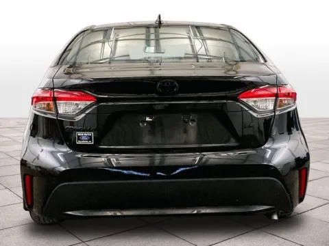 More photos of 2021 Toyota Corolla LE at Bob Ruth Ford Dillsburg, PA