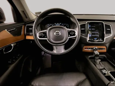 More photos of 2022 Volvo XC90 T6 Momentum at Bob Ruth Ford Dillsburg, PA