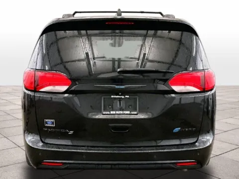 More photos of 2019 Chrysler Pacifica Hybrid Limited at Bob Ruth Ford Dillsburg, PA