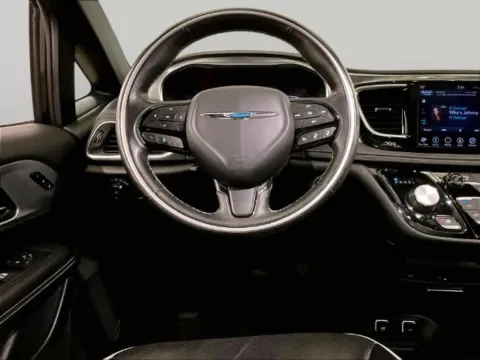 More photos of 2019 Chrysler Pacifica Hybrid Limited at Bob Ruth Ford Dillsburg, PA