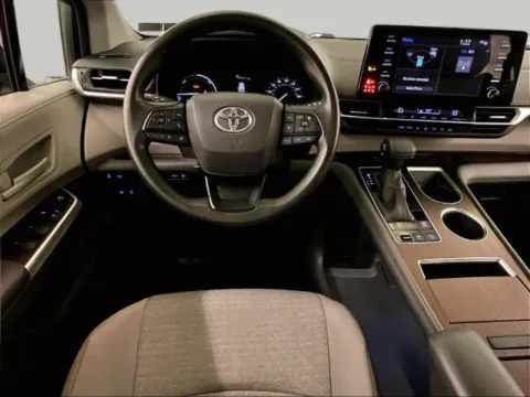 More photos of 2022 Toyota Sienna LE at Bob Ruth Ford Dillsburg, PA