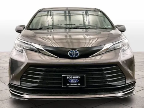 Another view of 2022 Toyota Sienna LE for sale in Dillsburg, PA at Bob Ruth Ford Dillsburg