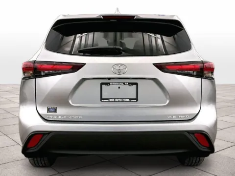 More photos of 2024 Toyota Highlander XLE at Bob Ruth Ford Dillsburg, PA