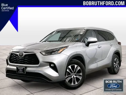 Silver 2024 Toyota Highlander XLE for sale in Dillsburg, PA