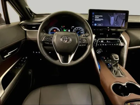 More photos of 2024 Toyota Venza XLE at Bob Ruth Ford Dillsburg, PA