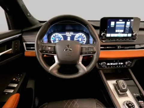 More photos of 2024 Mitsubishi Outlander SEL at Bob Ruth Ford Dillsburg, PA