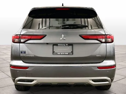 More photos of 2024 Mitsubishi Outlander SEL at Bob Ruth Ford Dillsburg, PA