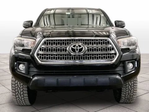 More photos of 2017 Toyota Tacoma TRD Off-Road at Bob Ruth Ford Dillsburg, PA