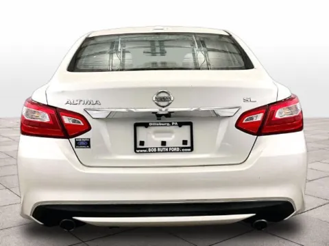 More photos of 2016 Nissan Altima 2.5 SL at Bob Ruth Ford Dillsburg, PA