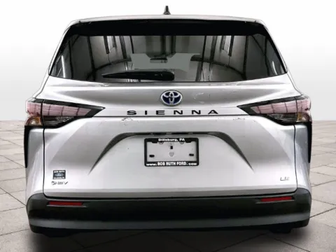 More photos of 2025 Toyota Sienna LE at Bob Ruth Ford Dillsburg, PA