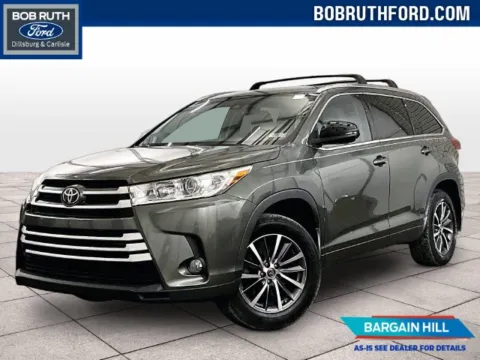 Gray 2017 Toyota Highlander XLE for sale in Dillsburg, PA