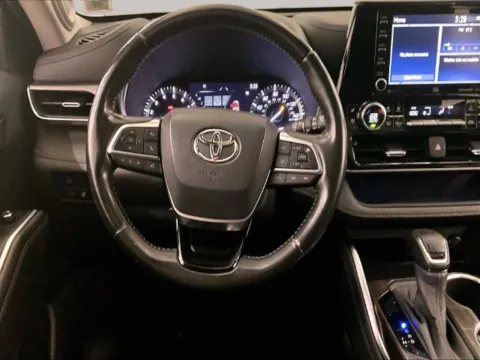 More photos of 2020 Toyota Highlander Limited at Bob Ruth Ford Dillsburg, PA