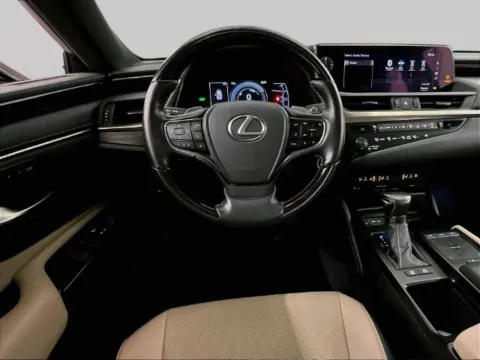 More photos of 2019 Lexus ES 300h at Bob Ruth Ford Dillsburg, PA