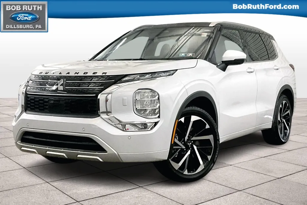 Used 2023 Mitsubishi Outlander SEL for sale in Dillsburg, PA at