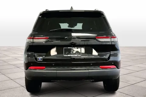 More photos of 2023 Jeep Grand Cherokee Altitude at Bob Ruth Ford Dillsburg, PA