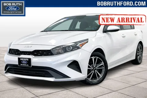 White 2022 Kia Forte LXS for sale in Dillsburg, PA