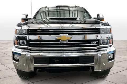 More photos of 2019 Chevrolet Silverado 3500HD LTZ at Bob Ruth Ford Dillsburg, PA