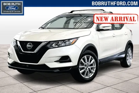 White 2020 Nissan Rogue Sport SV for sale in Dillsburg, PA