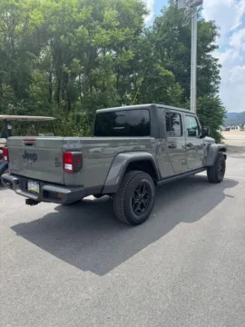 More photos of 2021 Jeep Gladiator Willys at Bob Ruth Ford Dillsburg, PA