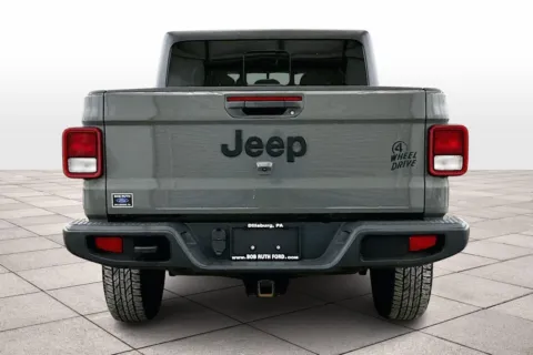 More photos of 2021 Jeep Gladiator Willys at Bob Ruth Ford Dillsburg, PA