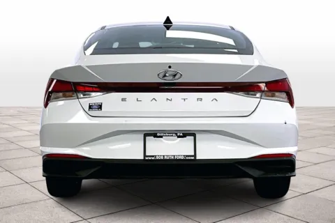 More photos of 2022 Hyundai Elantra SEL at Bob Ruth Ford Dillsburg, PA