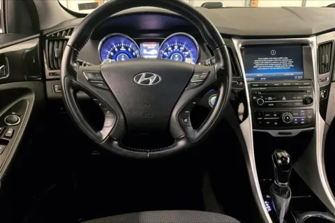 More photos of 2014 Hyundai Sonata SE at Bob Ruth Ford Dillsburg, PA