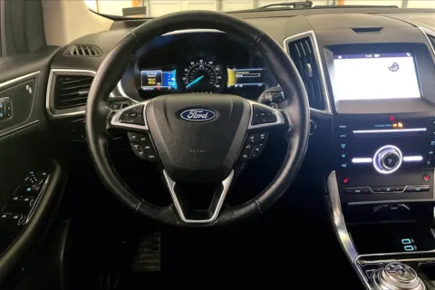 More photos of 2019 Ford Edge Titanium at Bob Ruth Ford Dillsburg, PA