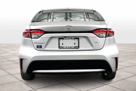 More photos of 2021 Toyota Corolla LE at Bob Ruth Ford Dillsburg, PA