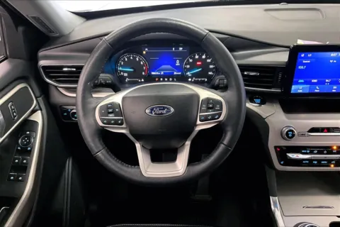 More photos of 2023 Ford Explorer XLT at Bob Ruth Ford Dillsburg, PA