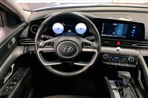More photos of 2023 Hyundai Elantra SEL at Bob Ruth Ford Dillsburg, PA