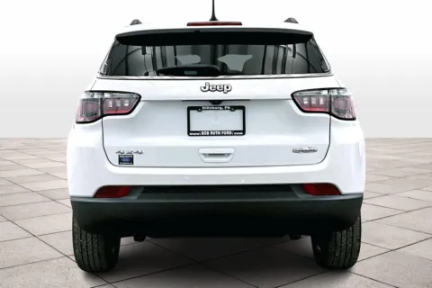 More photos of 2023 Jeep Compass Latitude at Bob Ruth Ford Dillsburg, PA
