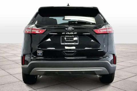 More photos of 2022 Ford Edge SEL at Bob Ruth Ford Dillsburg, PA