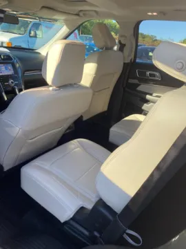 More photos of 2019 Ford Explorer Platinum at Bob Ruth Ford Dillsburg, PA