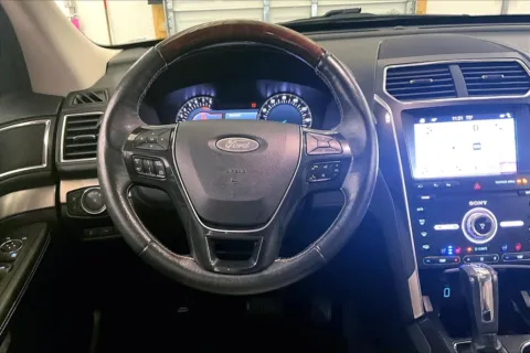 More photos of 2019 Ford Explorer Platinum at Bob Ruth Ford Dillsburg, PA