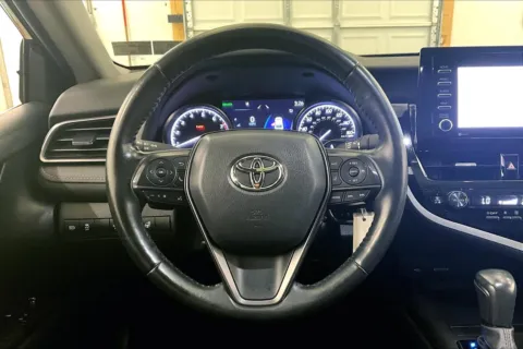 More photos of 2022 Toyota Camry SE at Bob Ruth Ford Dillsburg, PA