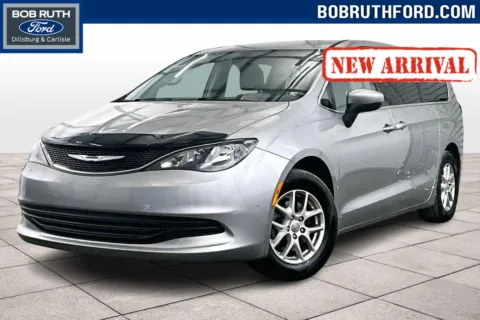 Silver 2017 Chrysler Pacifica Touring for sale in Dillsburg, PA