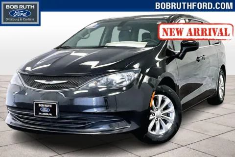 Black 2018 Chrysler Pacifica LX for sale in Dillsburg, PA