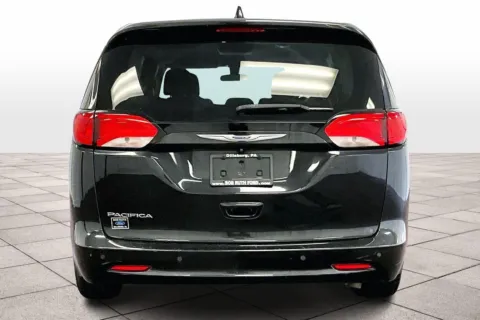 More photos of 2018 Chrysler Pacifica LX at Bob Ruth Ford Dillsburg, PA