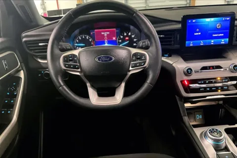 More photos of 2023 Ford Explorer XLT at Bob Ruth Ford Dillsburg, PA