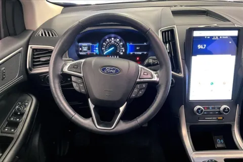 More photos of 2023 Ford Edge SEL at Bob Ruth Ford Dillsburg, PA