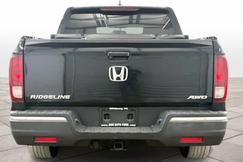 More photos of 2019 Honda Ridgeline Sport at Bob Ruth Ford Dillsburg, PA