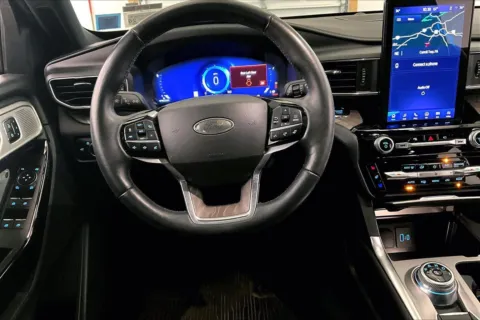 More photos of 2022 Ford Explorer Platinum at Bob Ruth Ford Dillsburg, PA