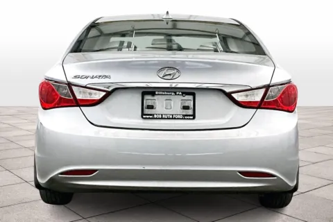 More photos of 2012 Hyundai Sonata GLS PZEV at Bob Ruth Ford Dillsburg, PA