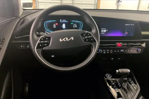 More photos of 2023 Kia Niro SX at Bob Ruth Ford Dillsburg, PA