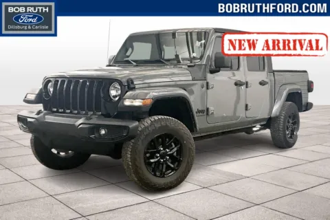 Gray 2022 Jeep Gladiator Altitude for sale in Dillsburg, PA