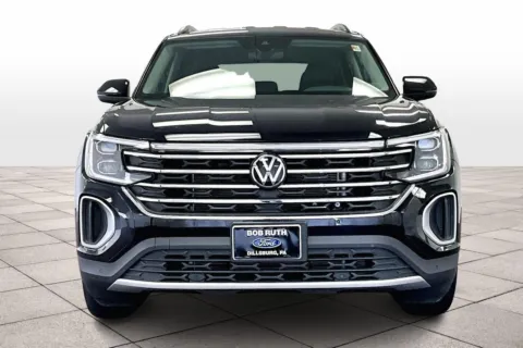 Another view of 2024 Volkswagen Atlas 2.0T SE w/Technology for sale in Dillsburg, PA at Bob Ruth Ford Dillsburg